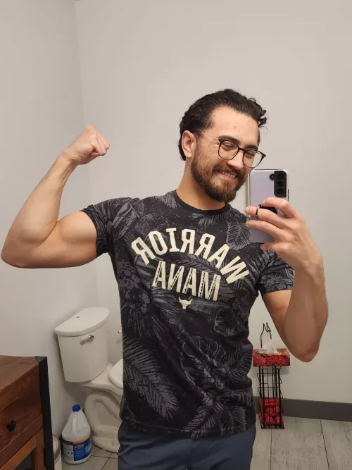 Been working on that spring bod 🙈 hope y'all are doing well ❤️