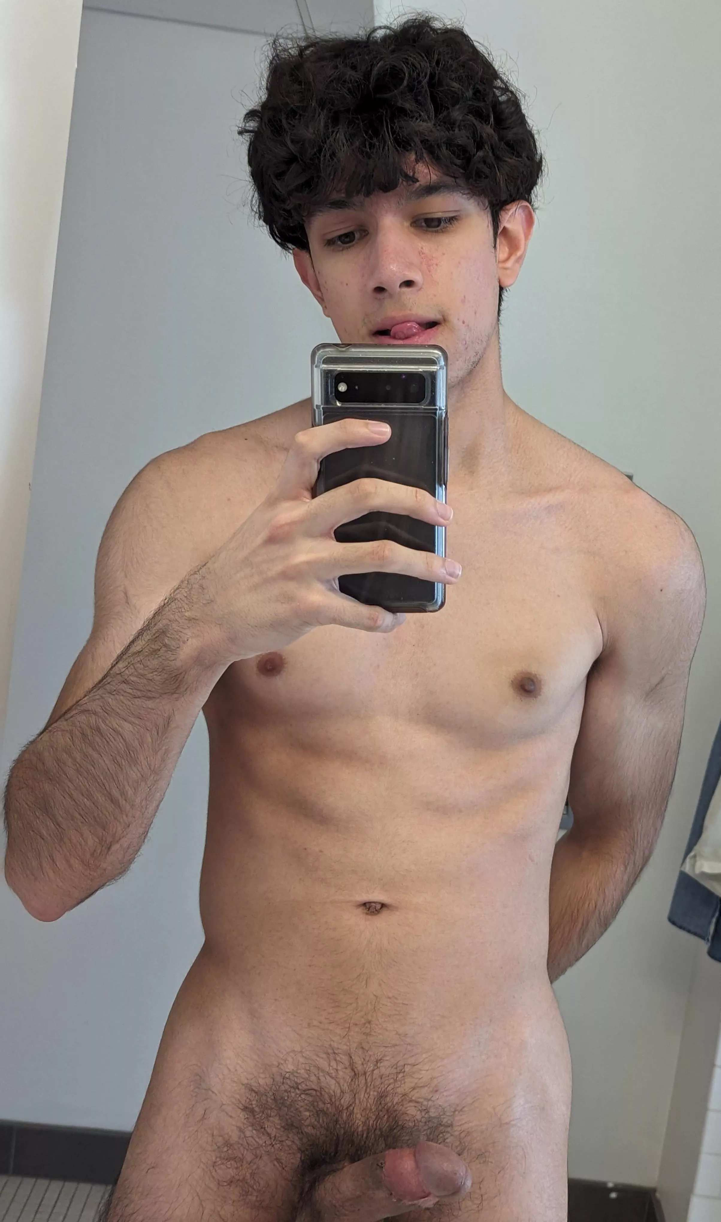 Can I be your roomie?