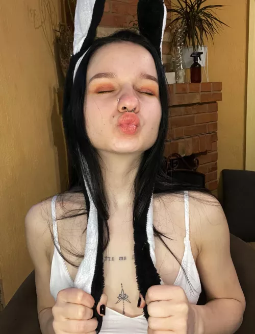 Come here I'll kiss you