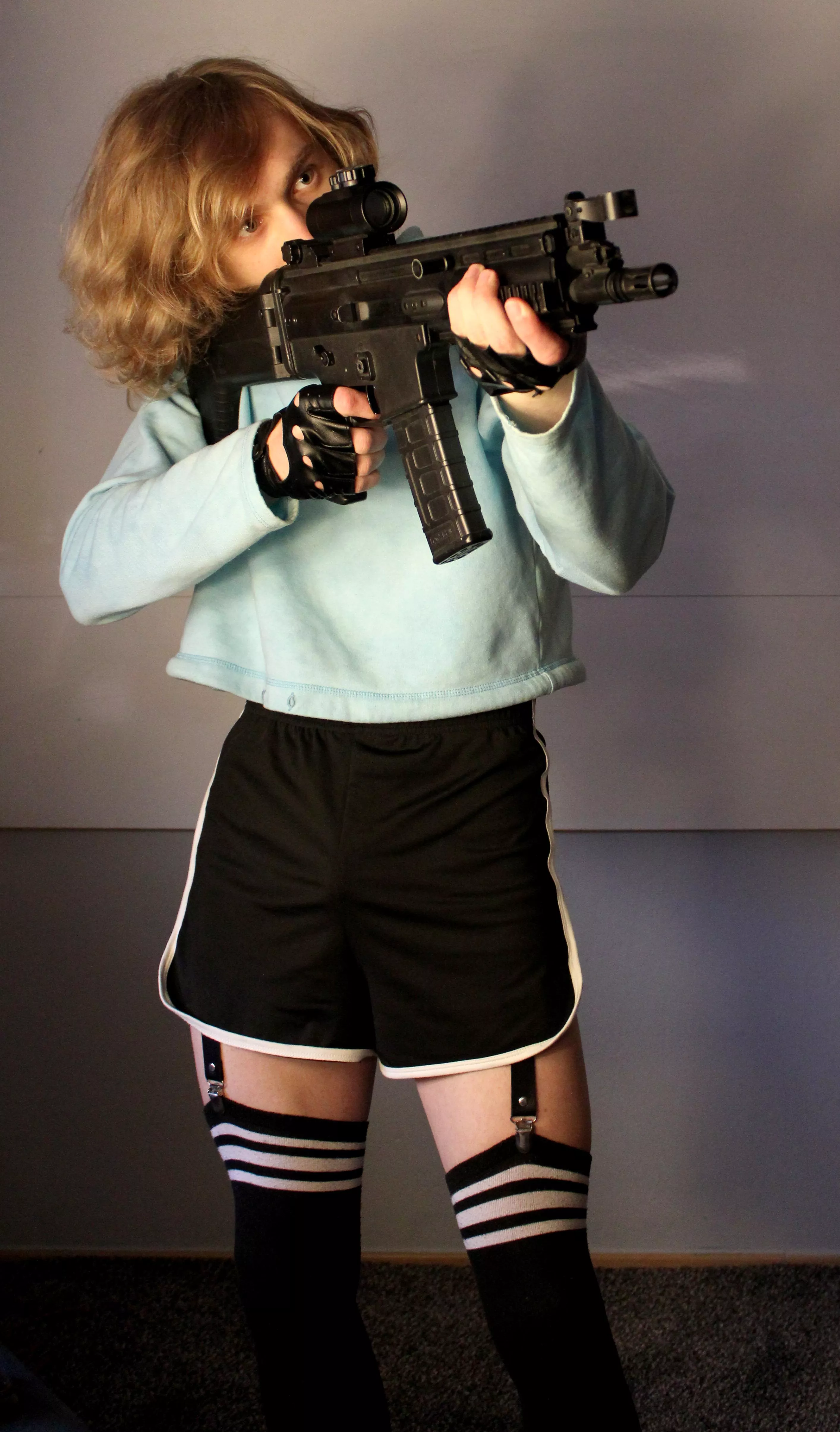 Do not move! I'll shoot!!!