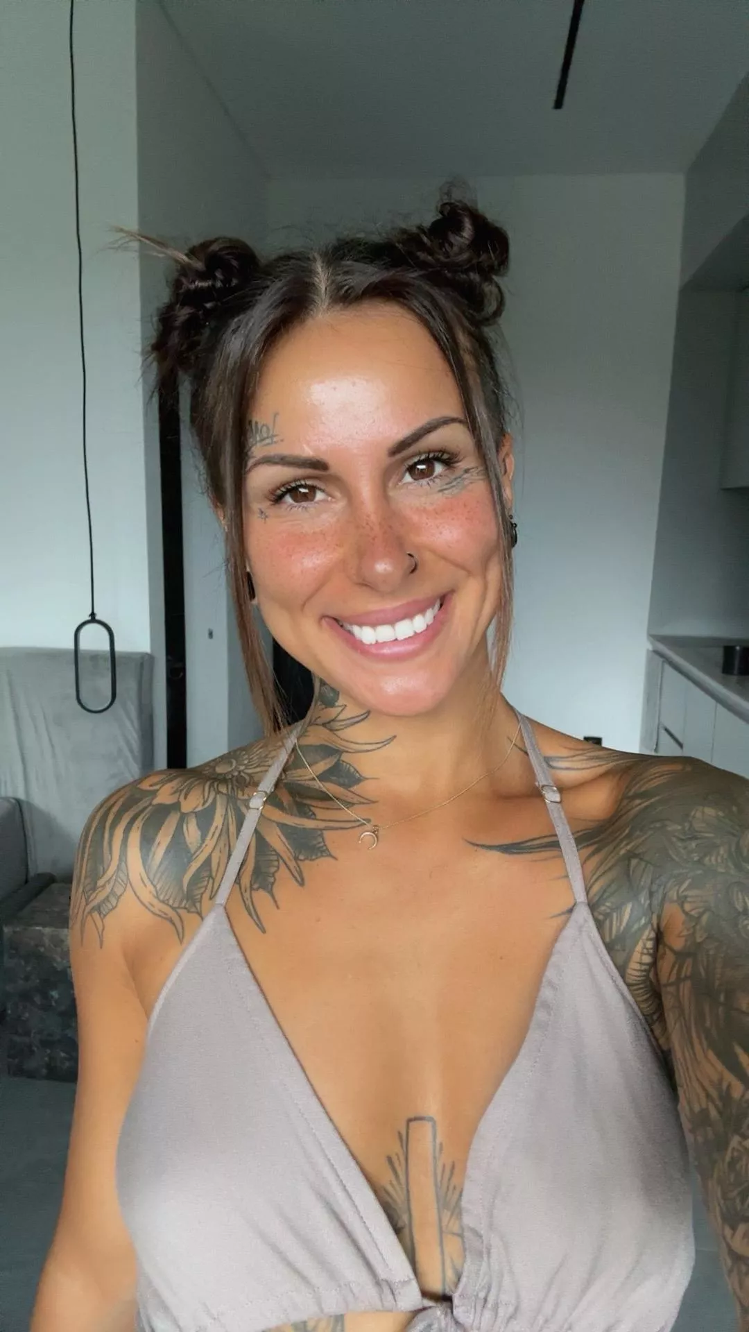 Do you like my new croptop ?