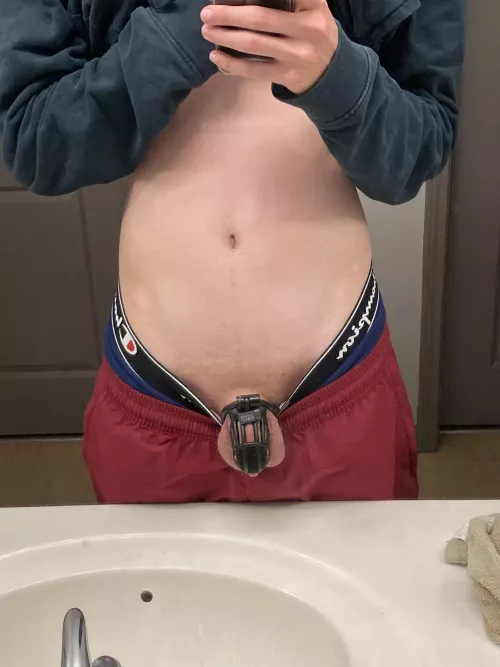 Do you like your twinks caged ;)