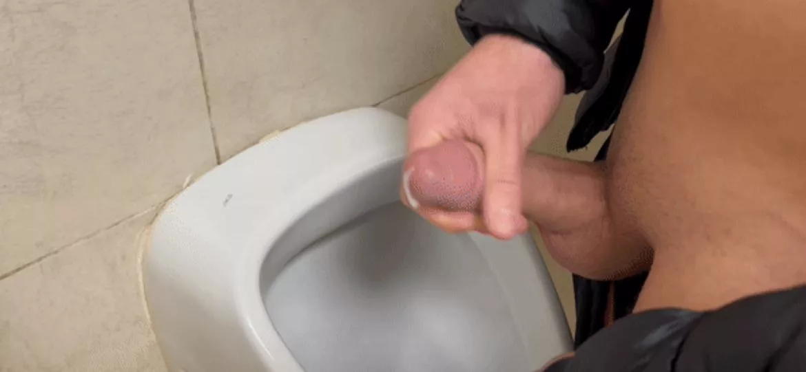 Every time I (27) go to toilet I watch other guys if they are peeing and if they are not, you know what's Up 😈 Who else loves gay toilet cruising?