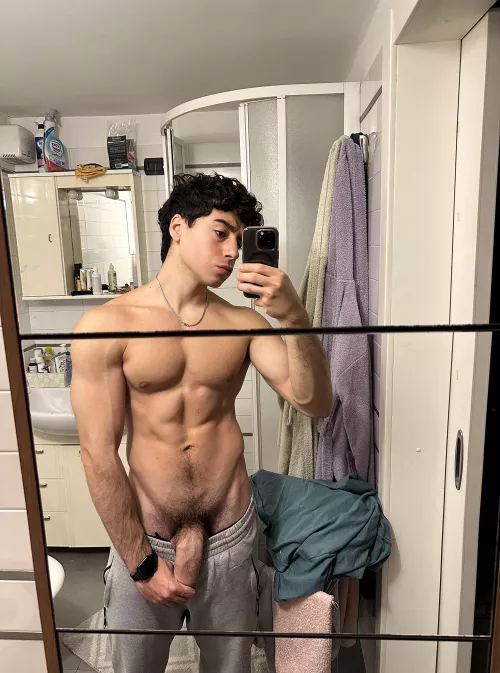 First 3 words that comes to your mind? 👇 [20]