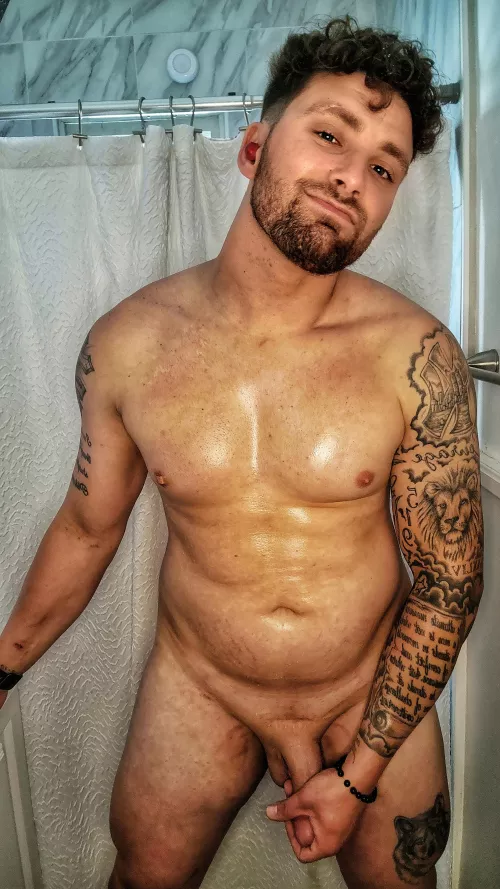 Gotta love oiled up abs 