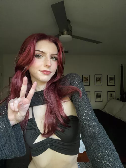 hope you’re a fan of black crop tops