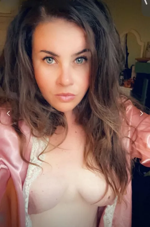 I may be a professional horse back rider…but in the bedroom I’m a professional slut who always performs.