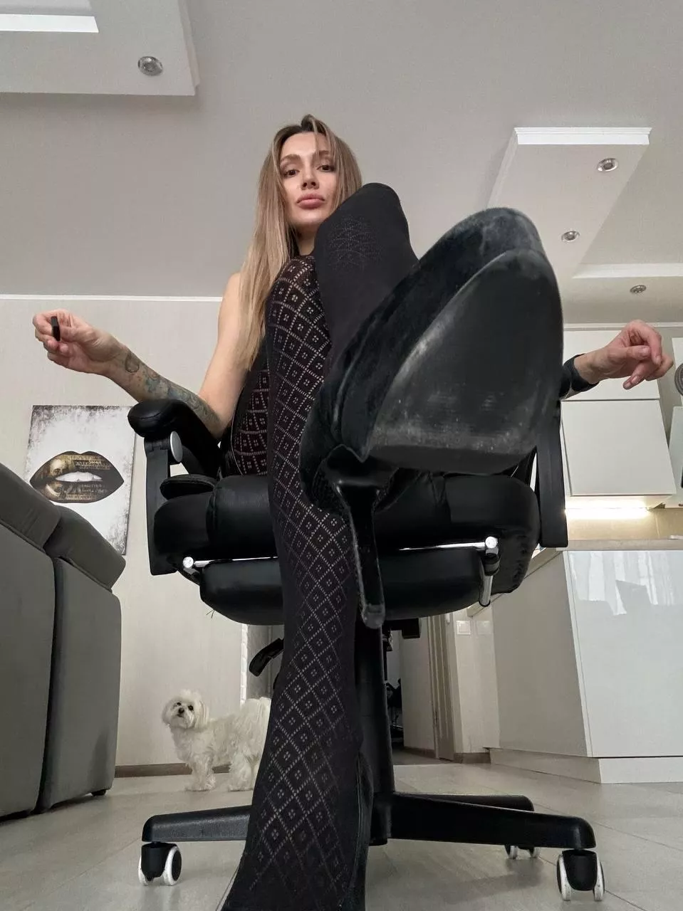 I sit in the office and waiting for you