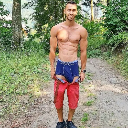 I stretch my Undies to the Max