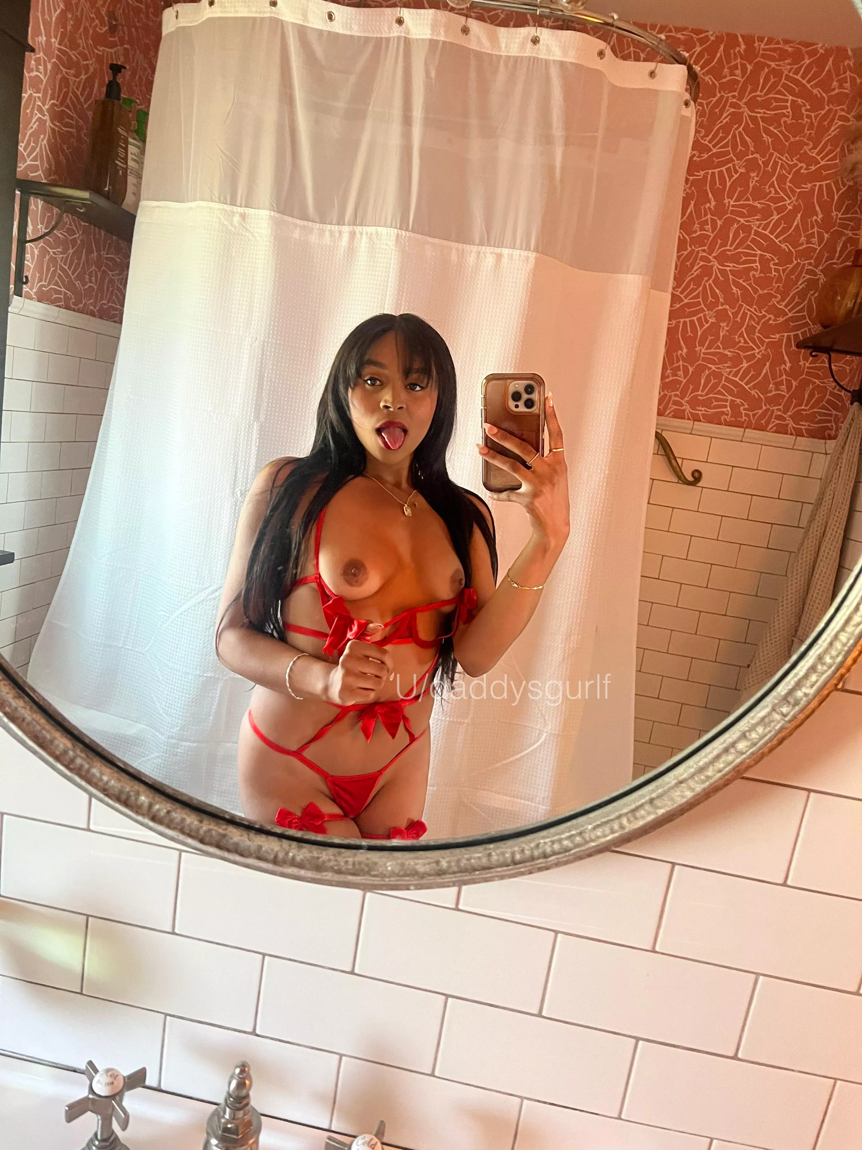 I wanna be your gift, unwrap me.