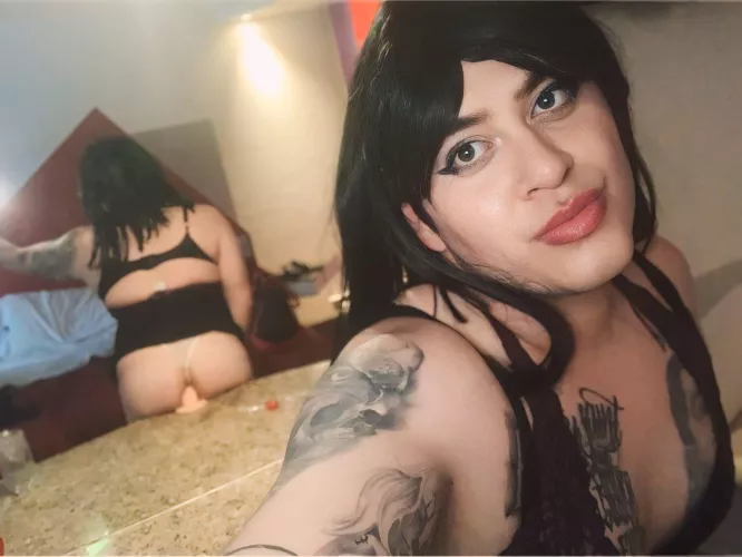 I was just trying to to take a normal selfie 🤭 