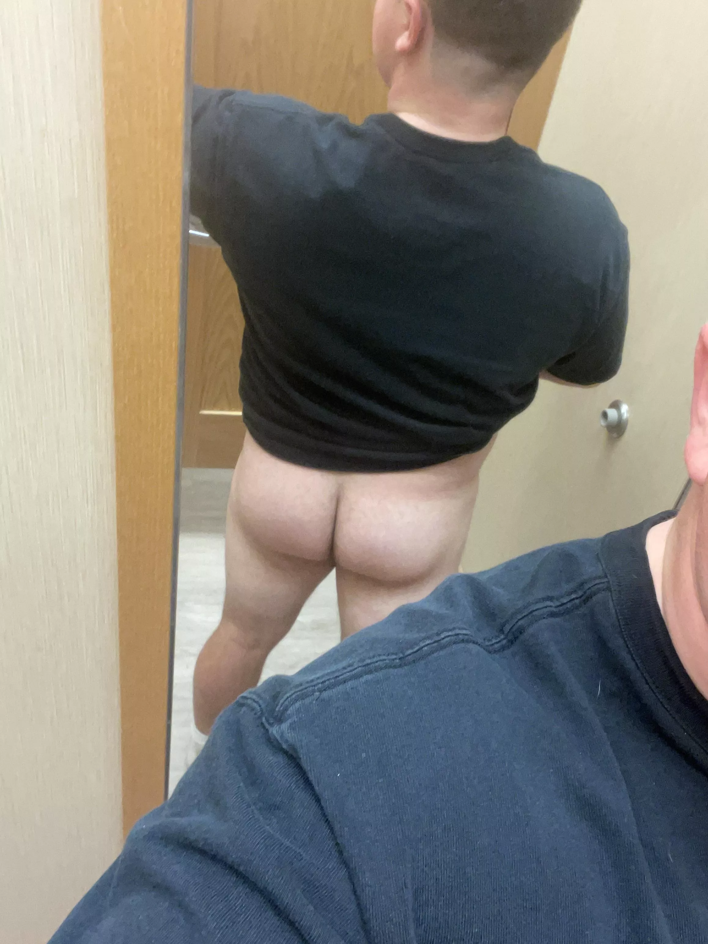I wish someone would fuck me in the changing room