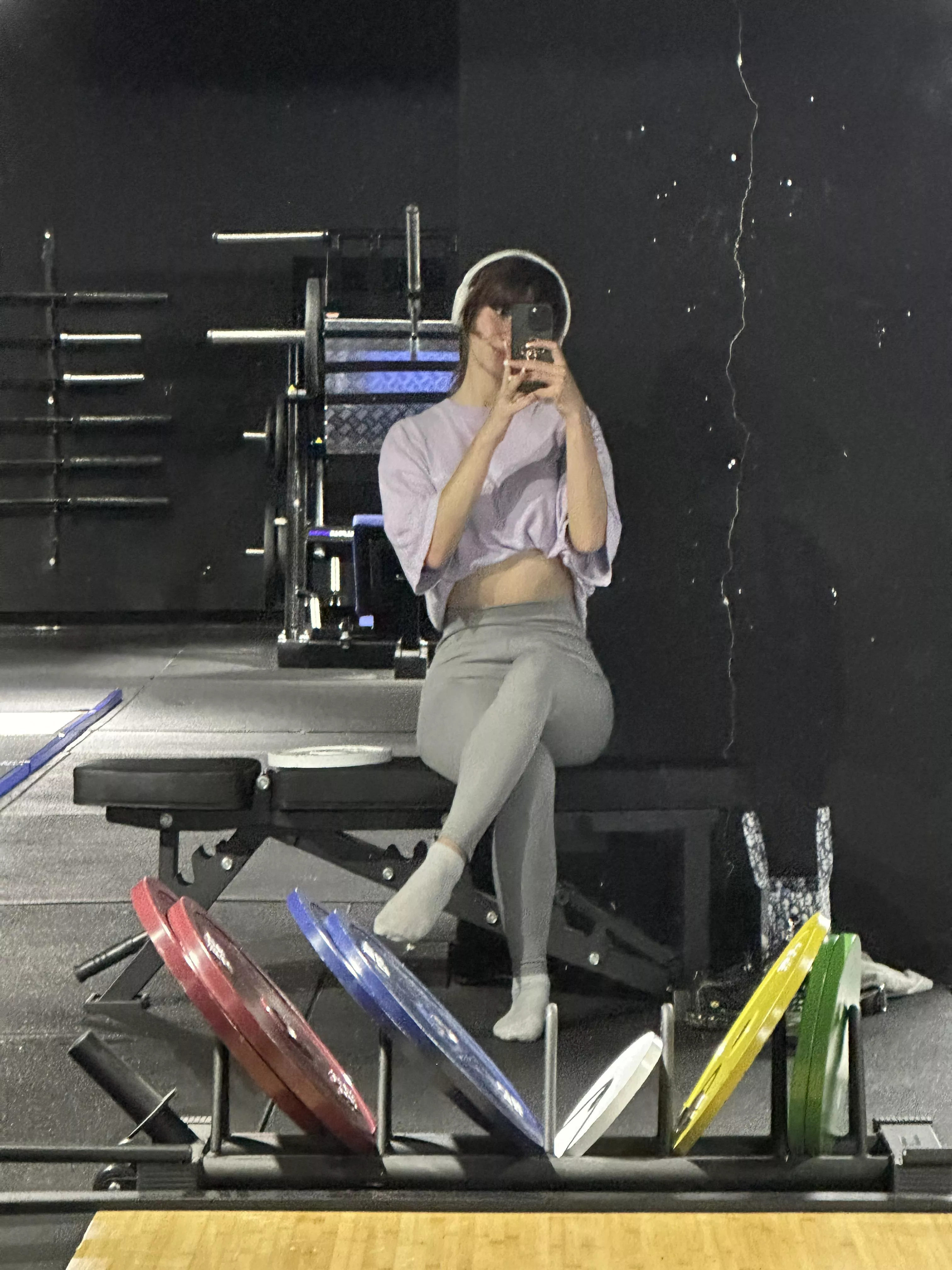 I wonder what’s the first thing that comes into your mind when you see me at the gym (f)