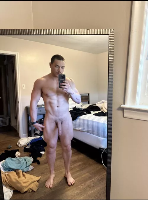 Is it crazy I’m single?🫡🙃