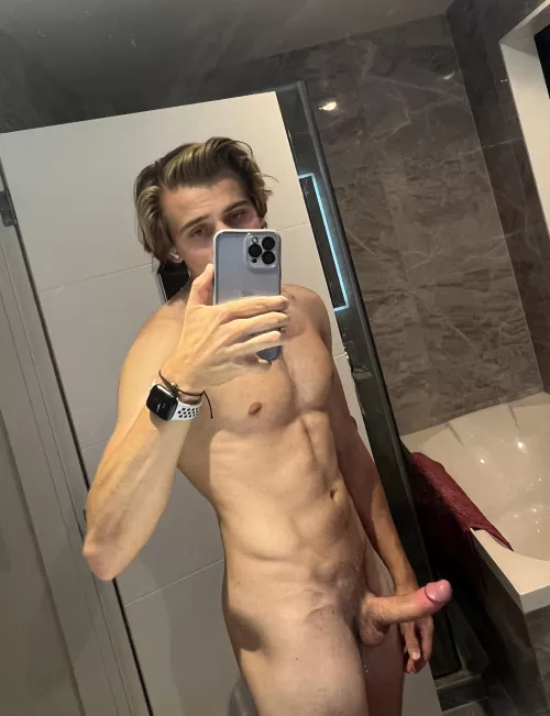 It’s kinda cold, hope you think I’m big enough…