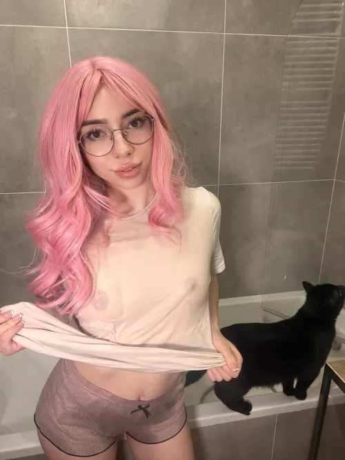 Just turned 18 and I bet you can't say no to me