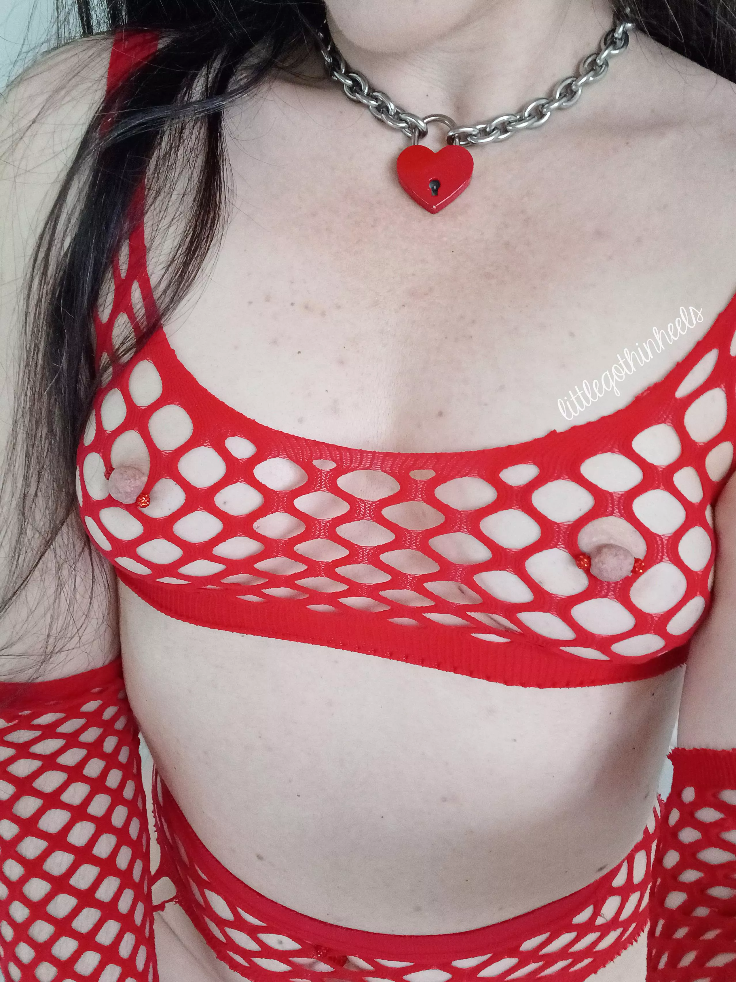 love wearing things like this for them to poke through