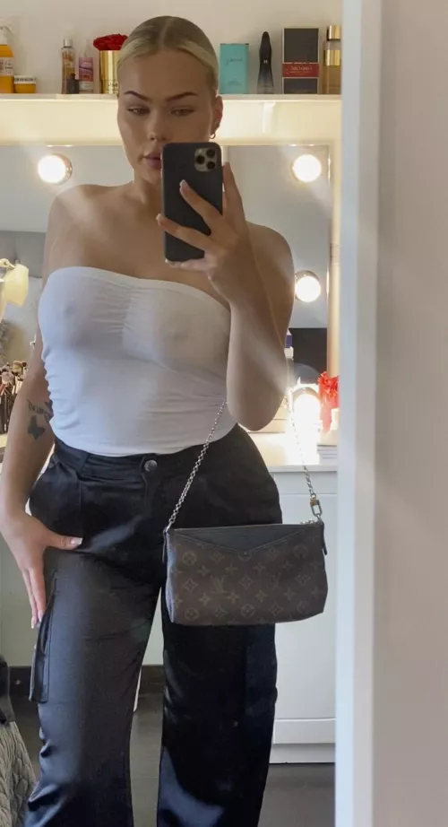 No bra for school drop off this morning