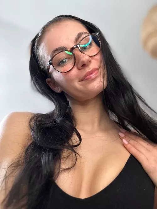 notin’ better than a pretty girl in a tight dress