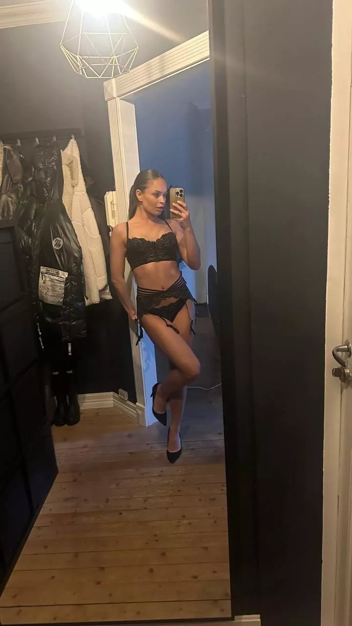 One word, how would you describe your dick size?