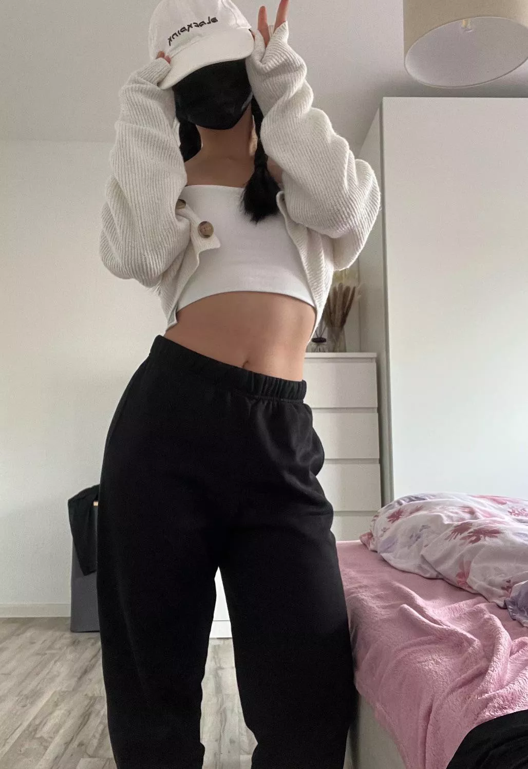 Peace~ and love 😙✌🏻