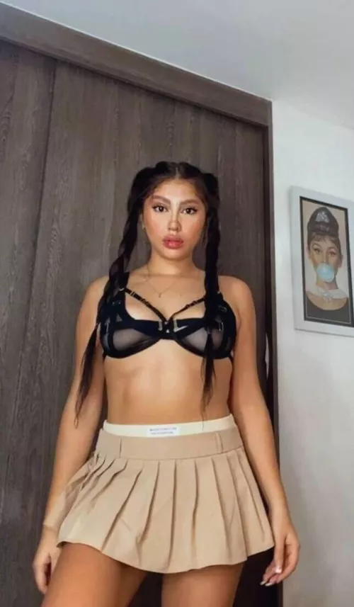 Petite and patiently waiting to get creampied ;P