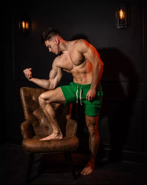 Sexy is a state of mind, not a dress size. Embrace your confidence and let it shine. 👑