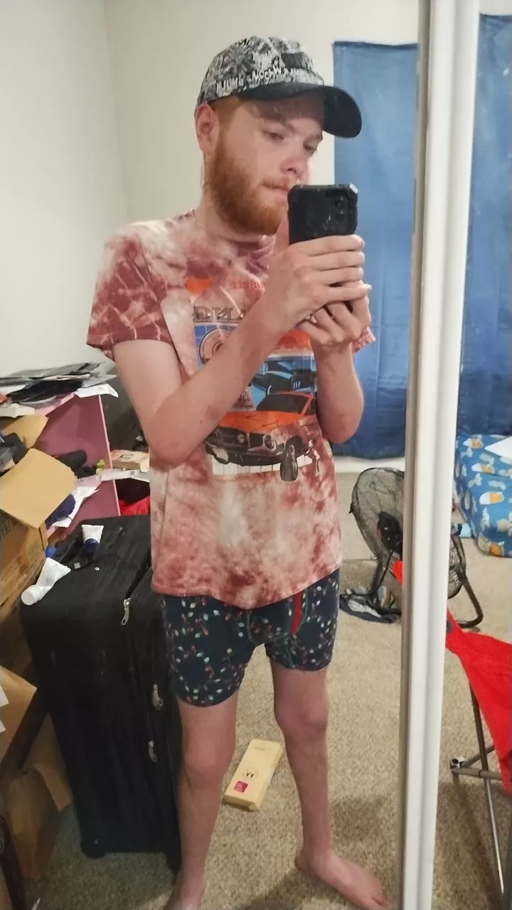 So I use to hate beards and always made sure I was clean shaven but over the past 2 years, I've started letting it periodically grow out. Today is the longest I've gone without shaving (start of Feb is when I last shaved) and I do like it now. 