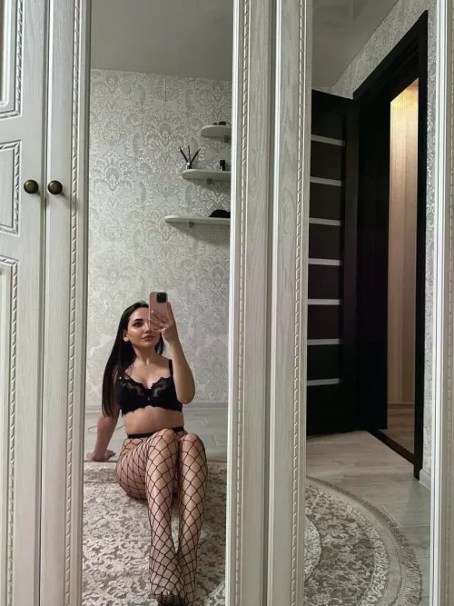 Spank me?? Perfect wife for u daddy