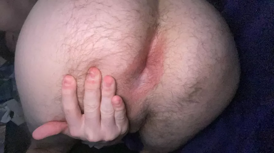 Stretch my tight hairy ass
