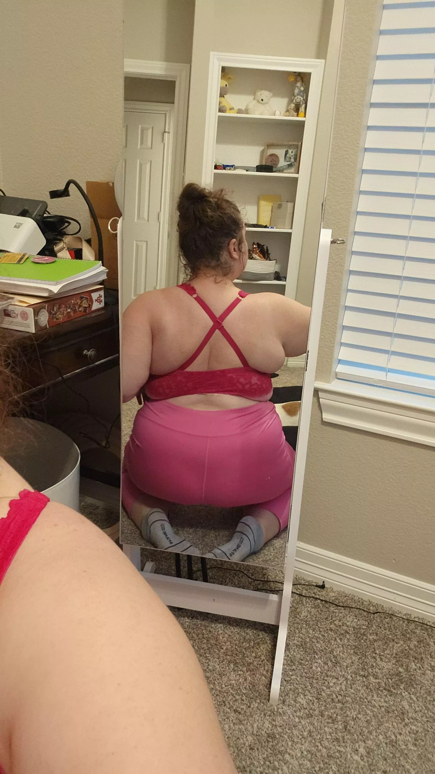 When your ass barely fits in the whole mirror lolol