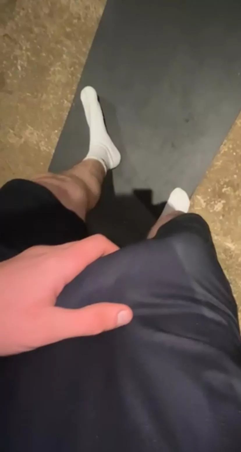 When your dick wakes up mid workout 🫣😈