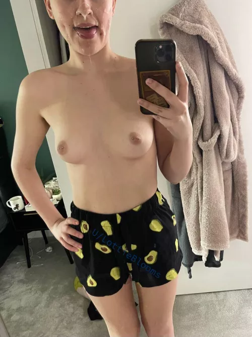 Wishing for a cum kiss 