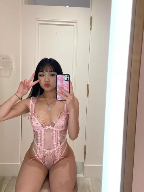 would you masturbate to my nudes if i showed them to you?