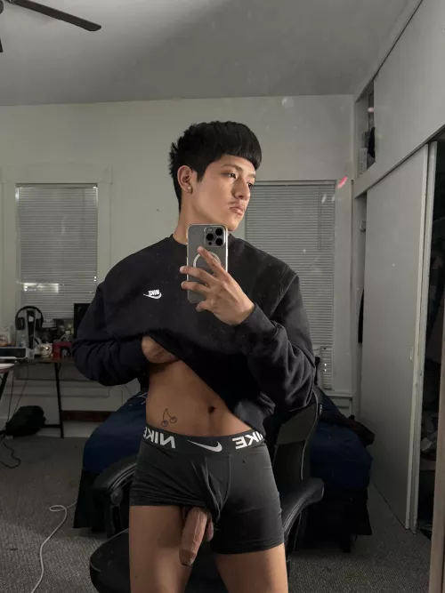 (20) Who’s into uncut? 