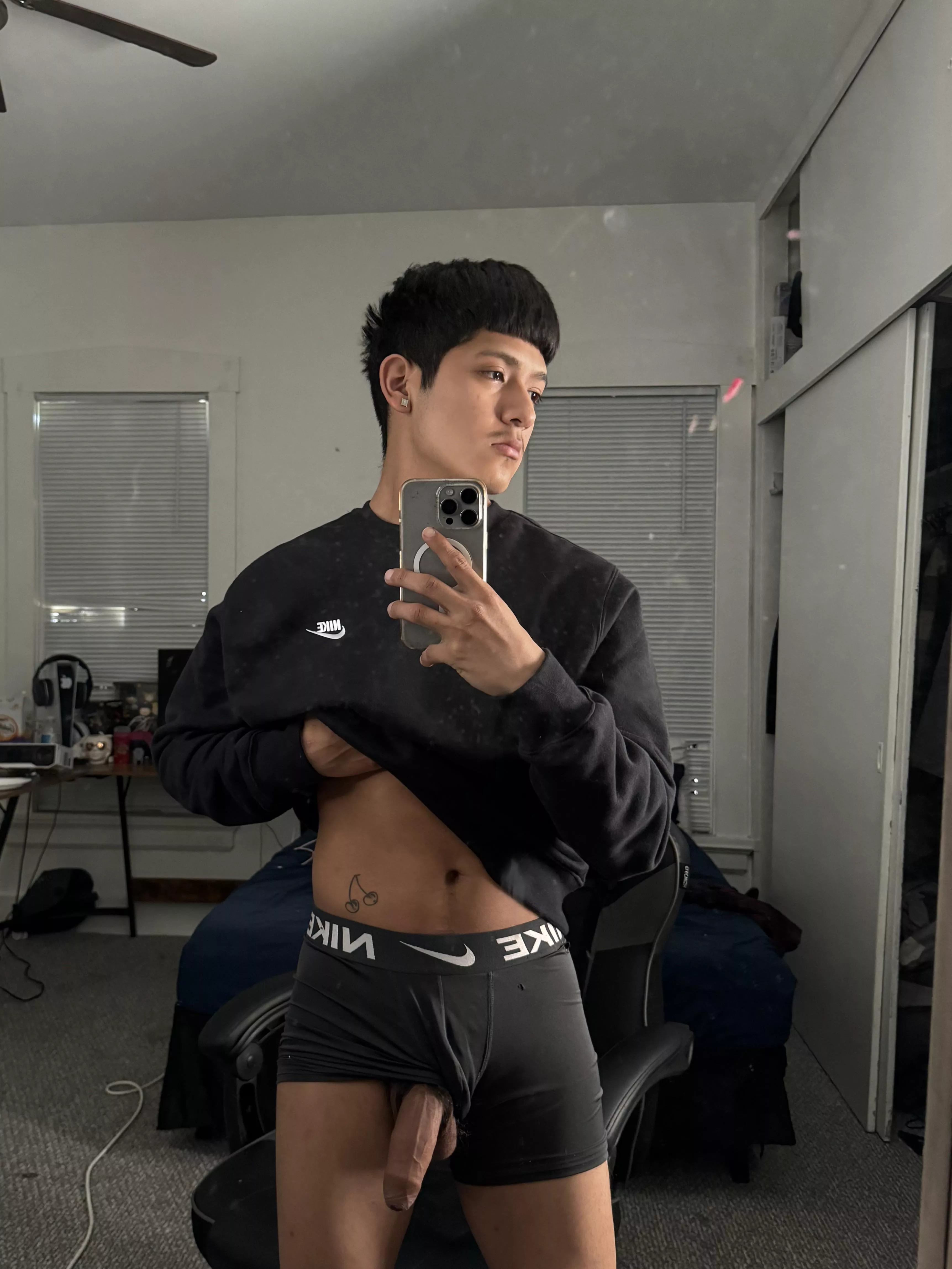 (20) Who’s into uncut? 