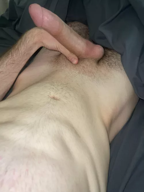 22, dm me if you’re skinny/fit!