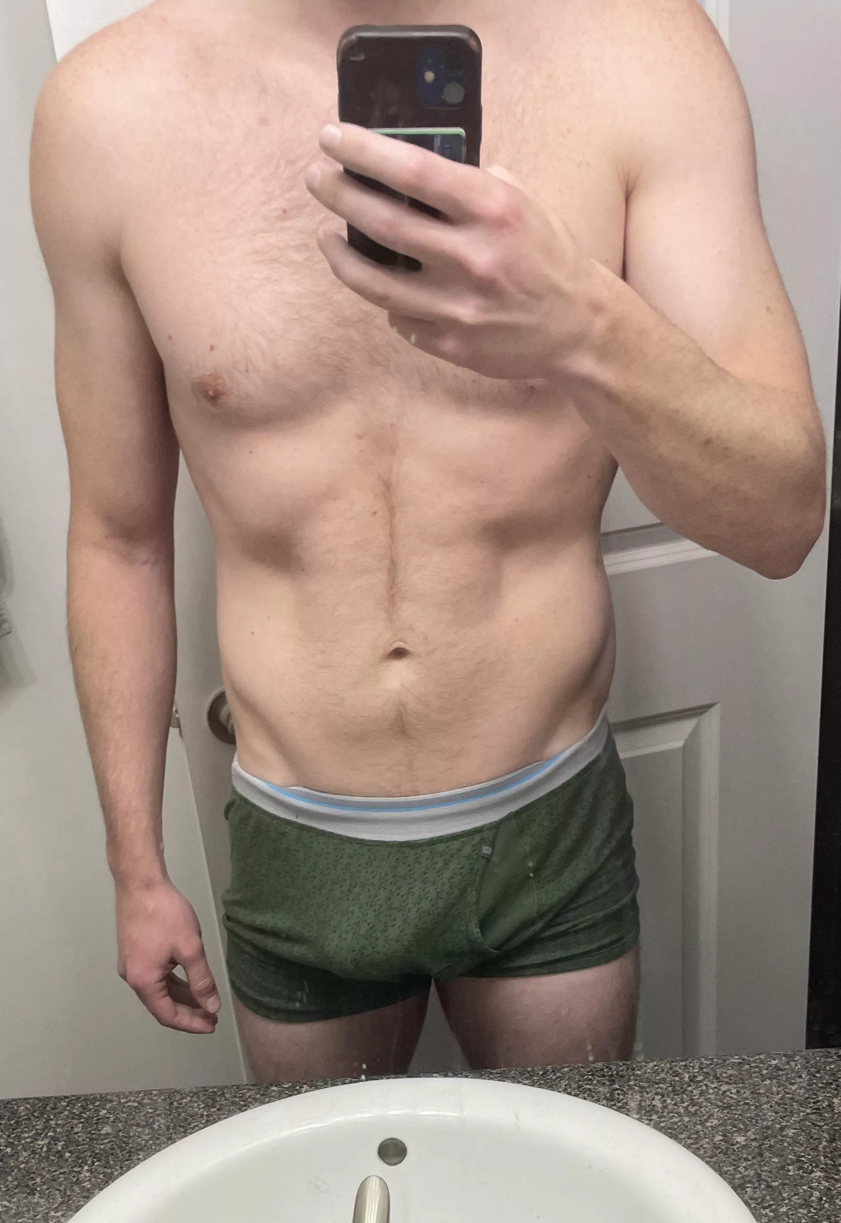 35, how do I look in green? DMs open