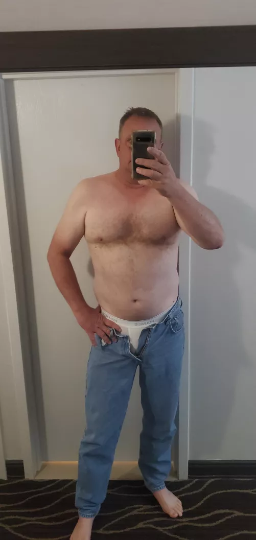 [52] any ladies want to wake up next to daddy