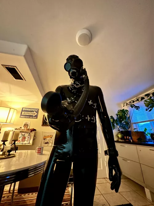 Any rubber people in the sf bay?