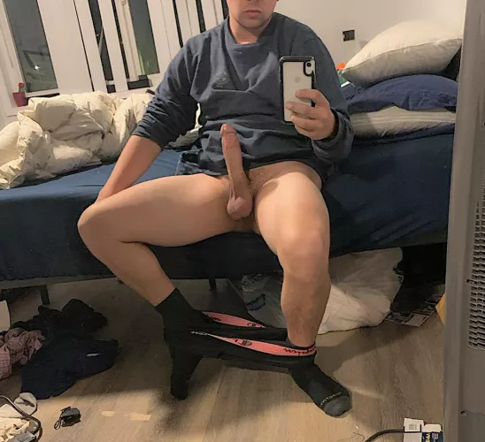 Any sword swallowers out there?