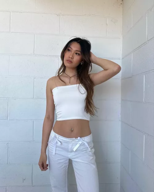 Asian babe needs to be pounded