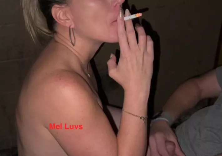 AVS smoking area....Cougars gonna prowl....