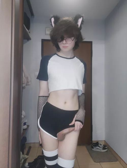 Do I look cute and breedable? 🥺