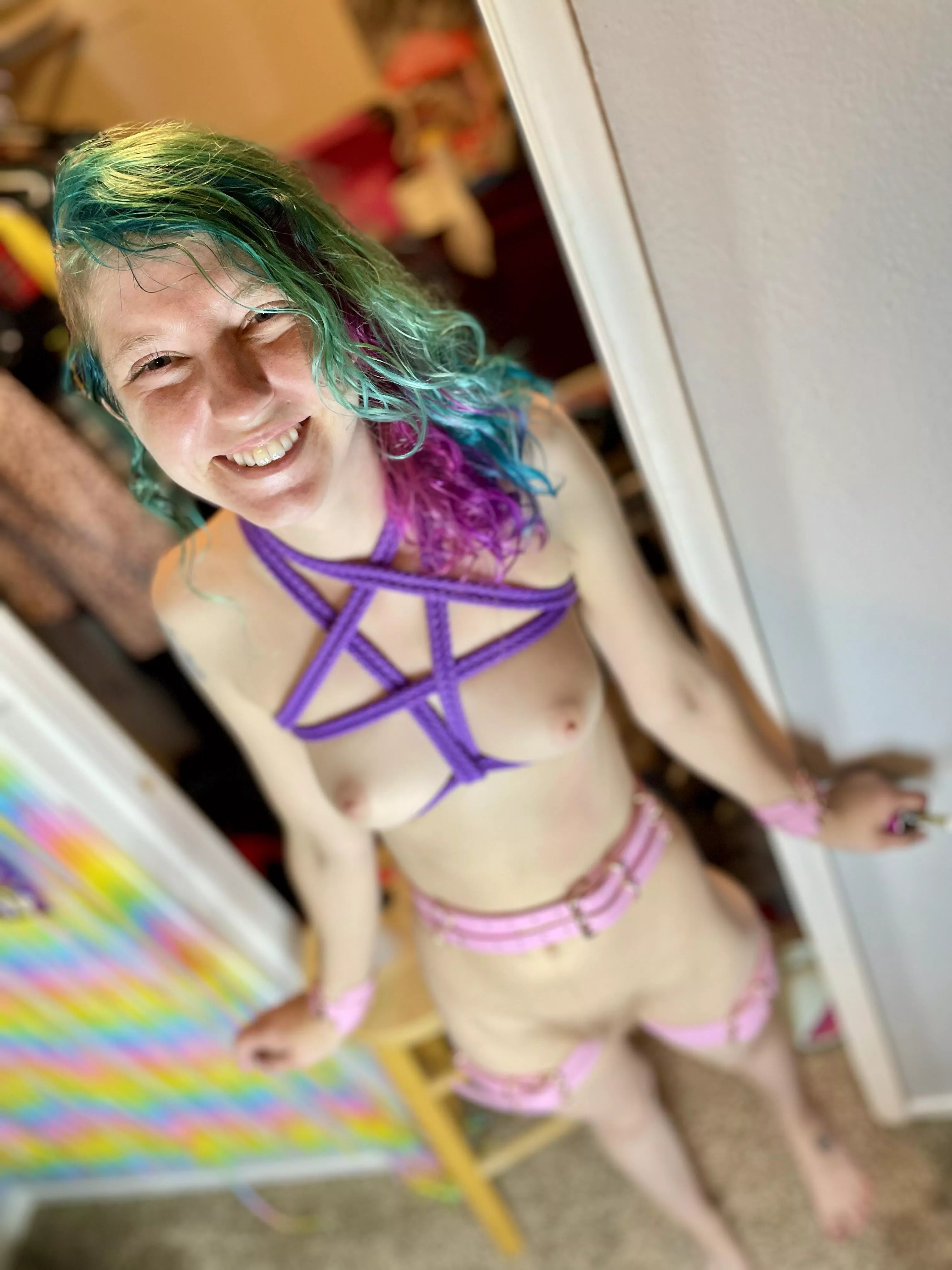 First time in a pentagram harness ☺️🤘🏻