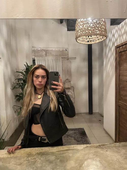 follow @anelchacon on instagram