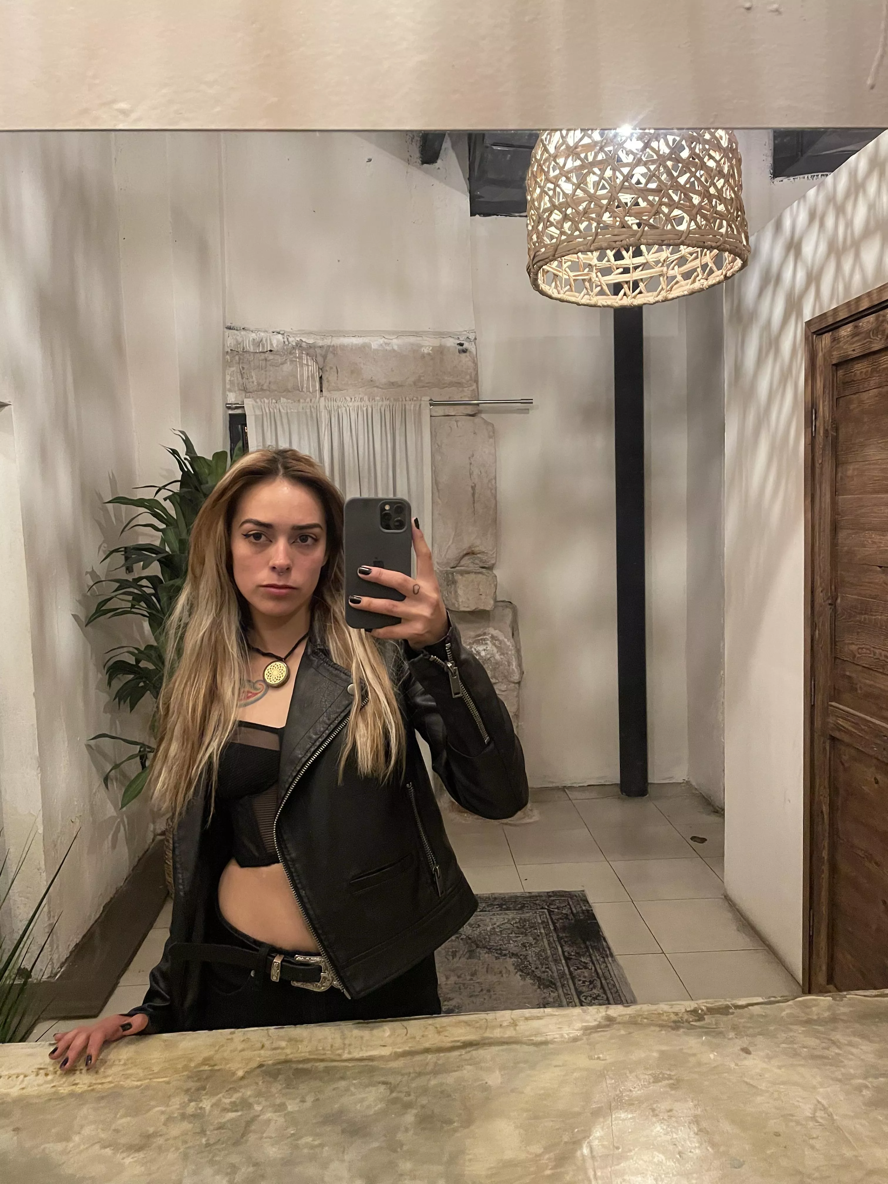 follow @anelchacon on instagram