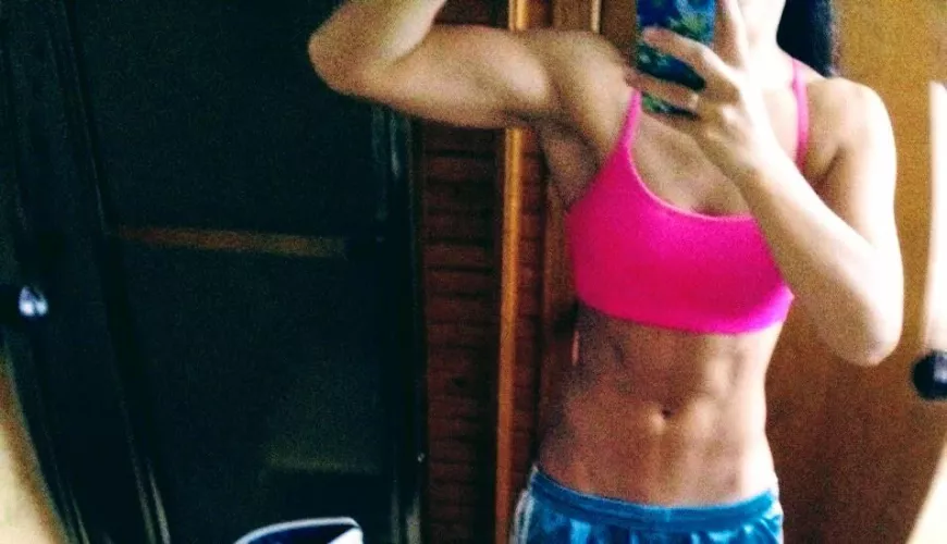 Getting pretty ripped 🔪 (f)