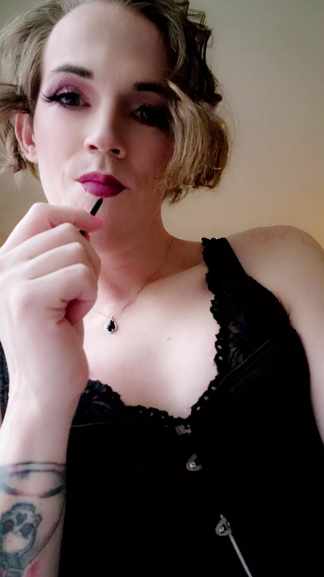 GUYS!!!! I've been coming out to friends and being braver about going in public and I feel amazing!!