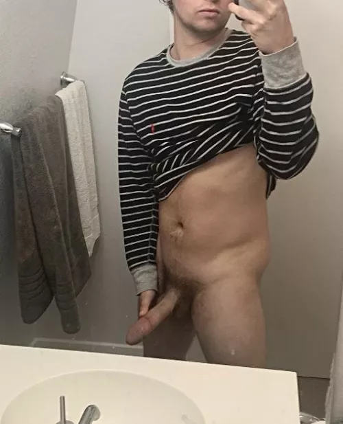 Hard cock ready 4 the weekend! Someone please suck it lol. 